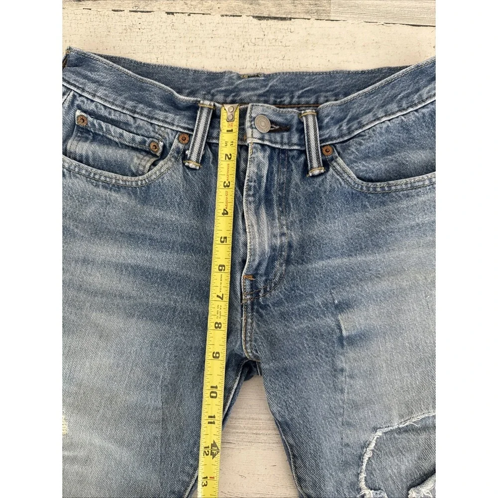 Levi's Distressed 28x28‎
